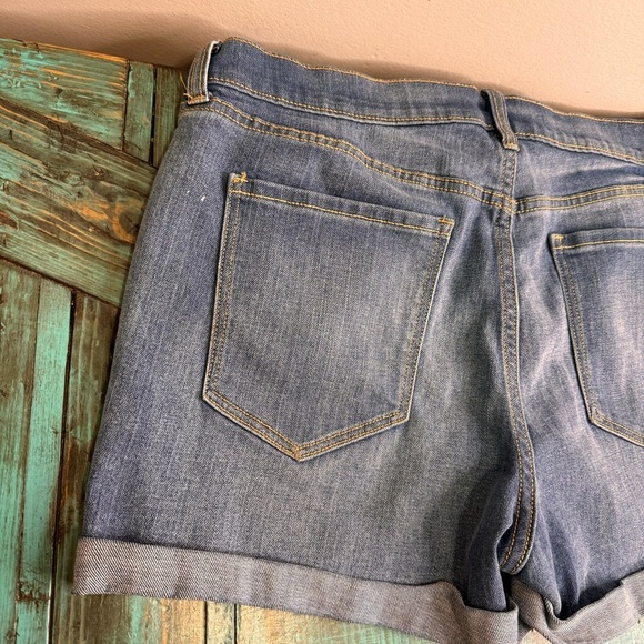Old Navy Boyfriend Denim Jean Shorts Size 12 Rolled Cuff - Picture 5 of 8